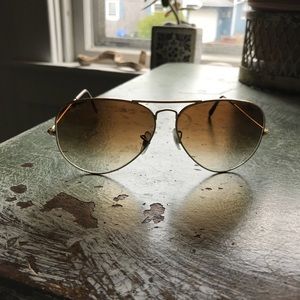 Ray-Ban sunglasses. Large Aviator 62m.